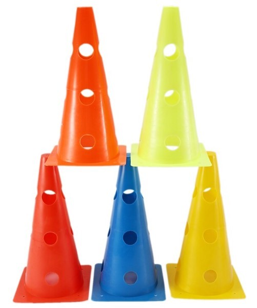 CONO ATLETISMO PLÁSTICO 12" (30CMS) PERFORADO